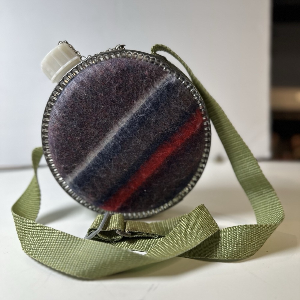 Vintage 2 Quart Coleman Boy Scout Wool‎ Flannel Water Canteen Adjustable Strap